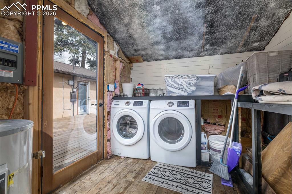 Image 25 of 40: Shared Laundry in Cottage