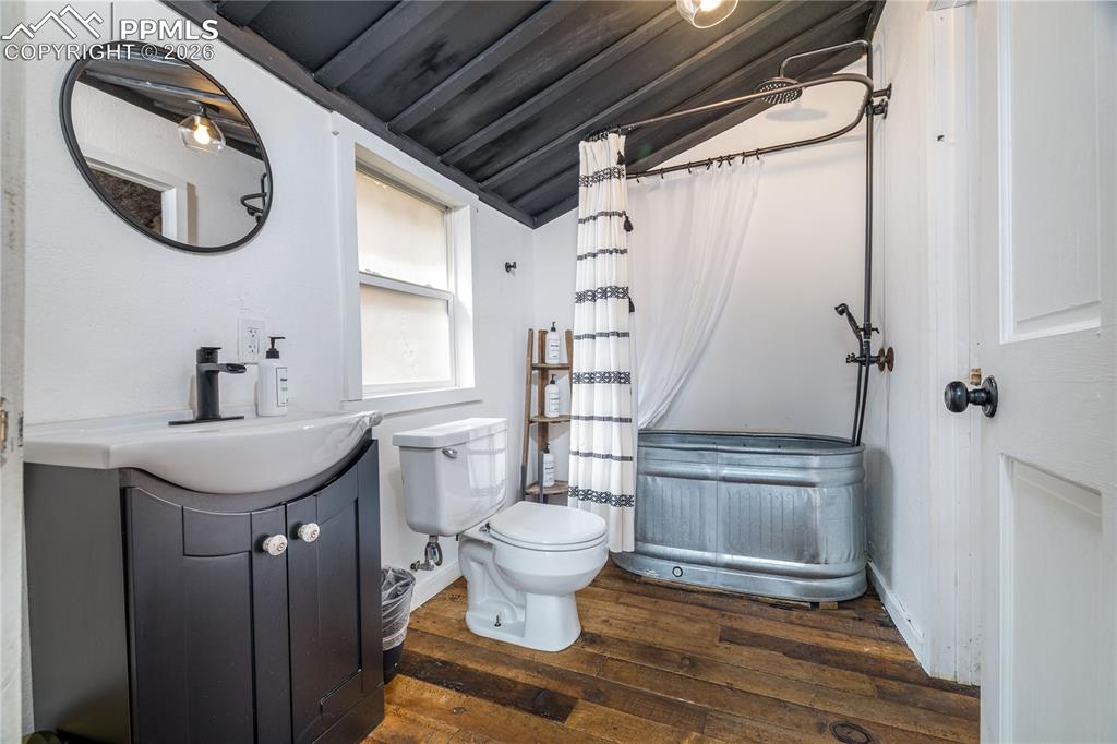 Image 26 of 40: Bathroom in Cottage