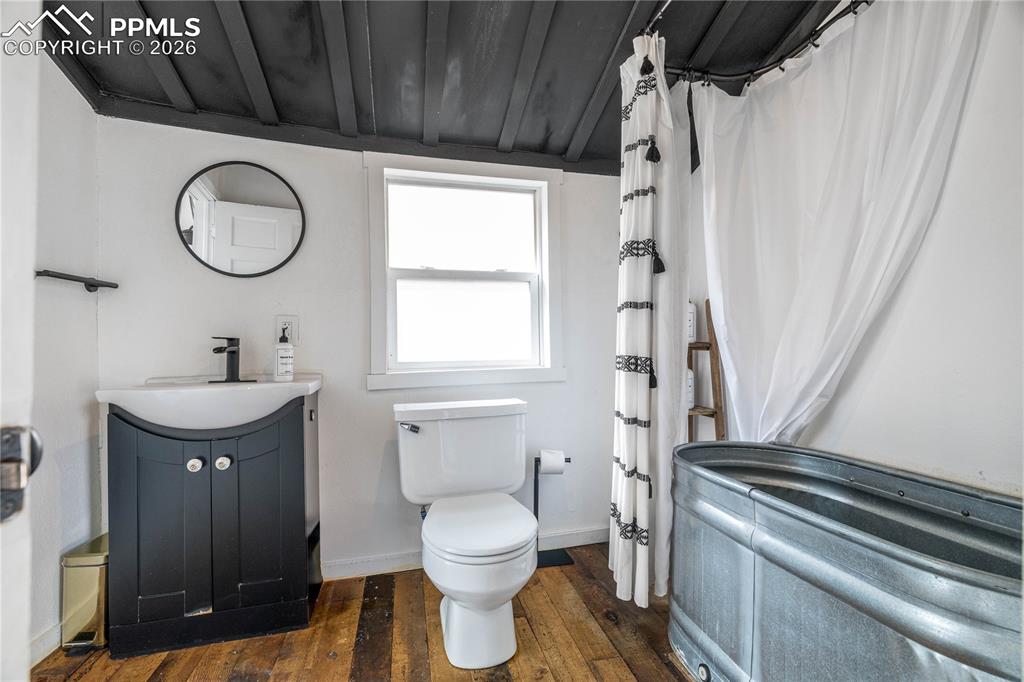 Image 27 of 40: Cottage