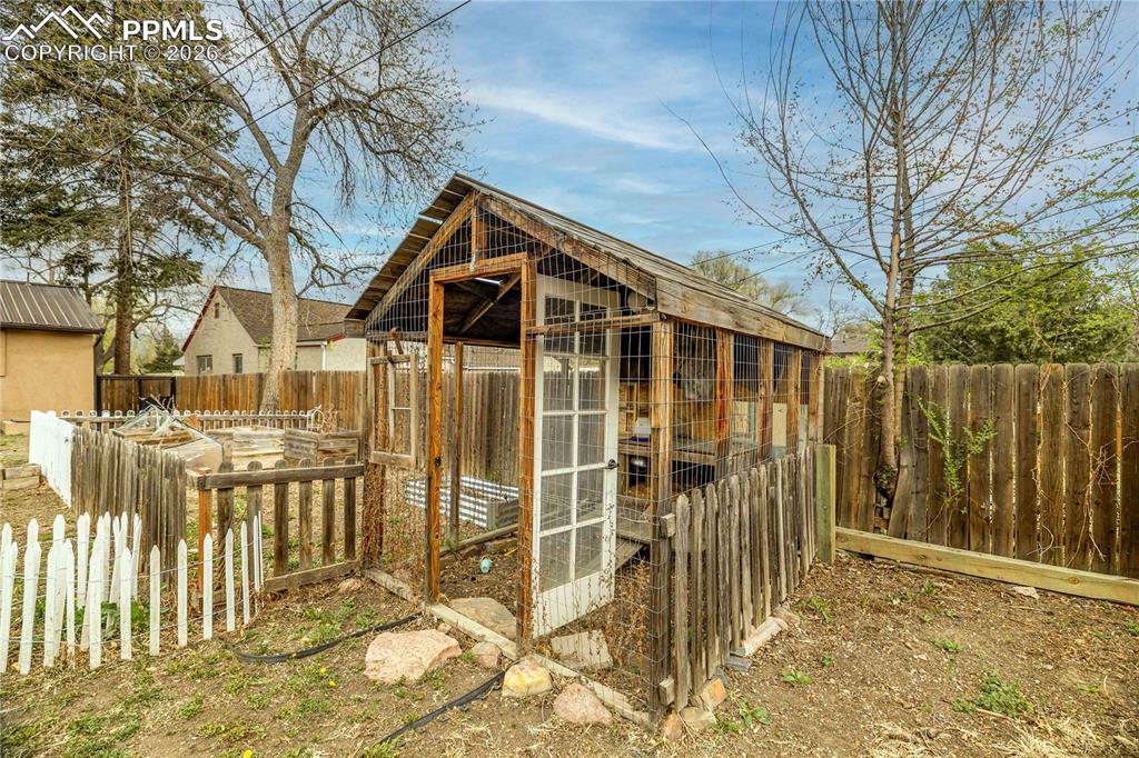 Image 38 of 40: Chicken Coop
