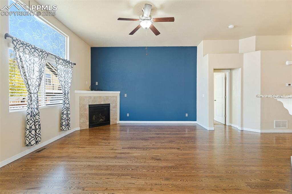 Image 13 of 37: Living Room