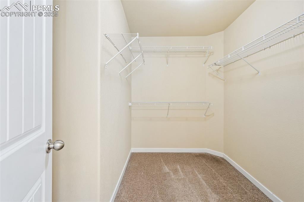 Image 19 of 37: Closet