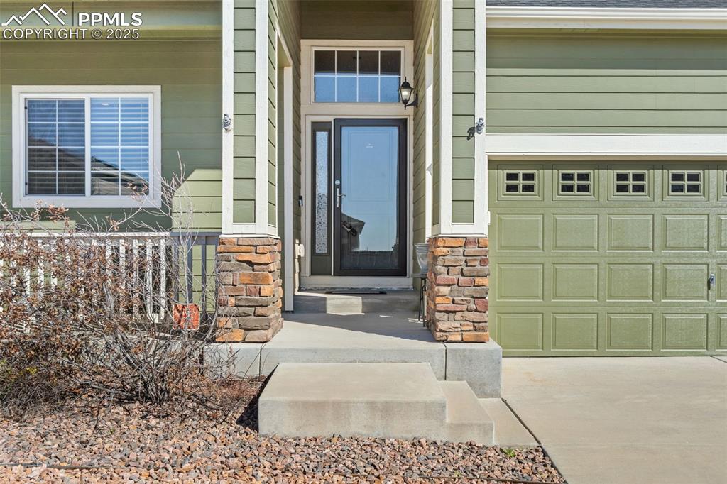 Image 3 of 37: Entry