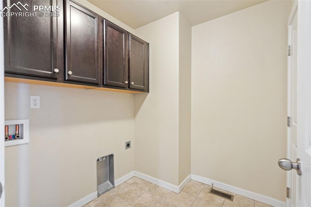 Image 30 of 37: Laundry