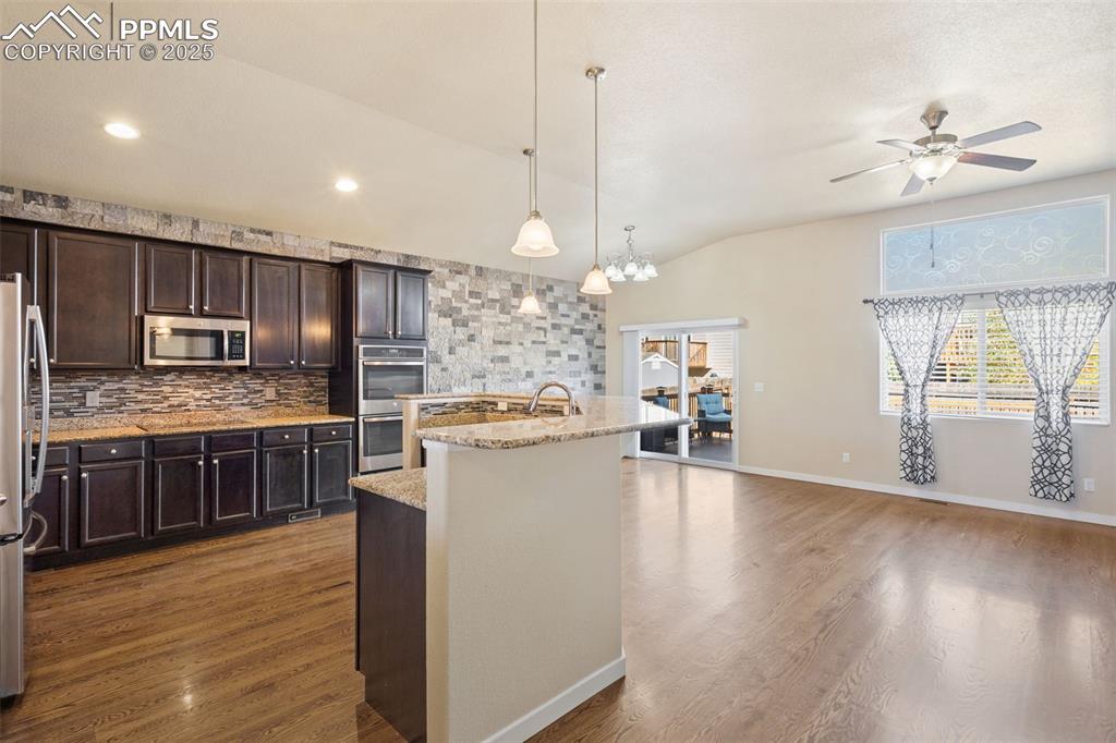 Image 4 of 37: Kitchen