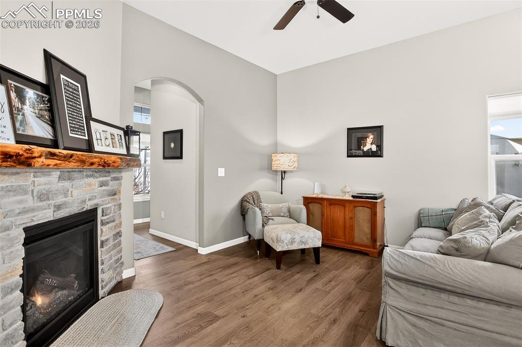 Image 16 of 34: Living Room