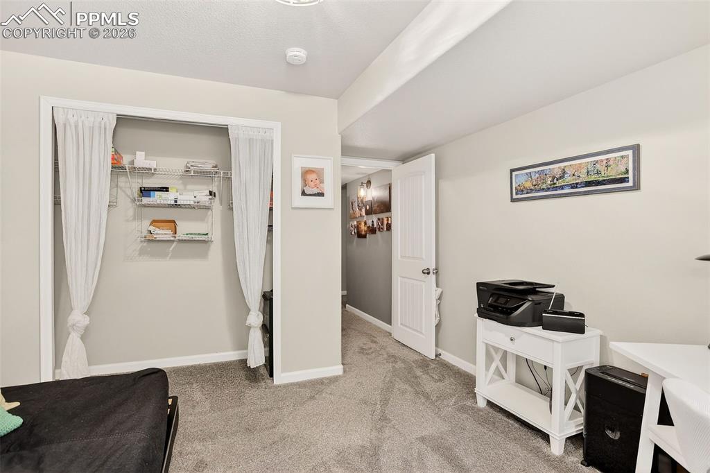 Image 31 of 34: Bedroom