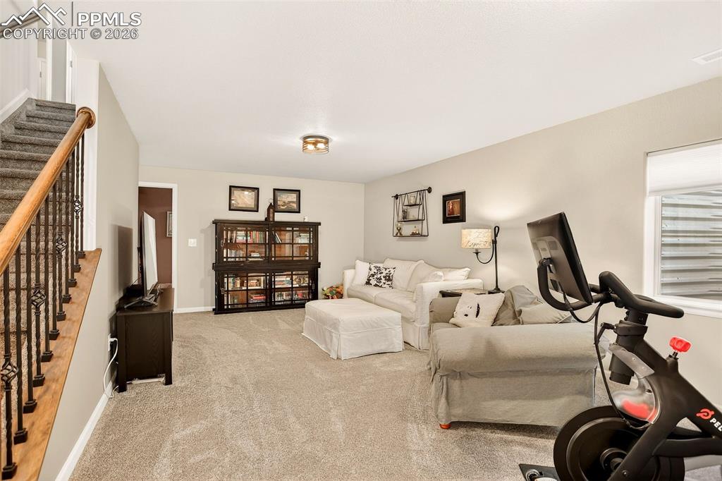 Image 32 of 34: Family Room