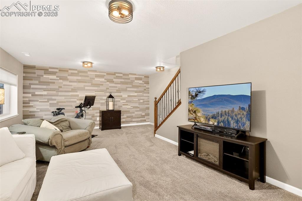 Image 9 of 34: Family Room