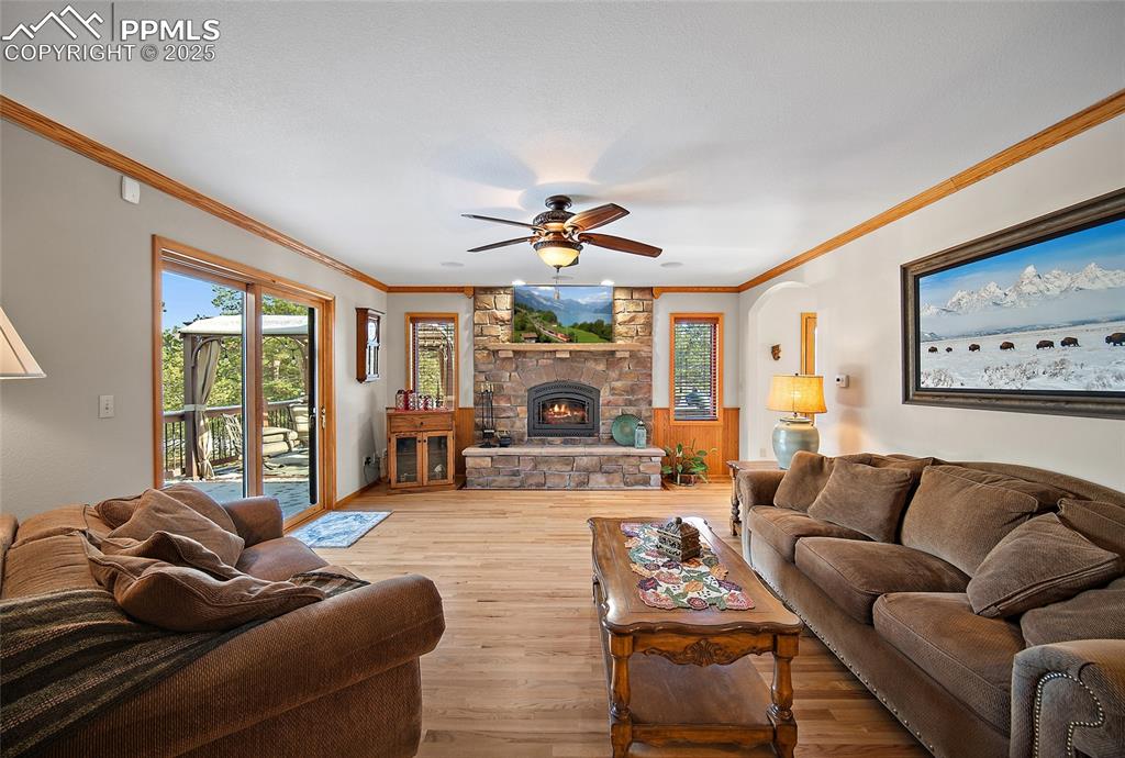 Image 10 of 49: Living Room