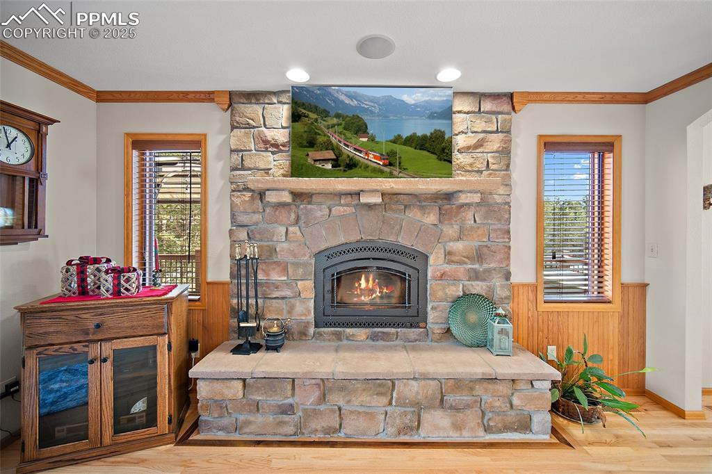 Image 11 of 49: Living Room