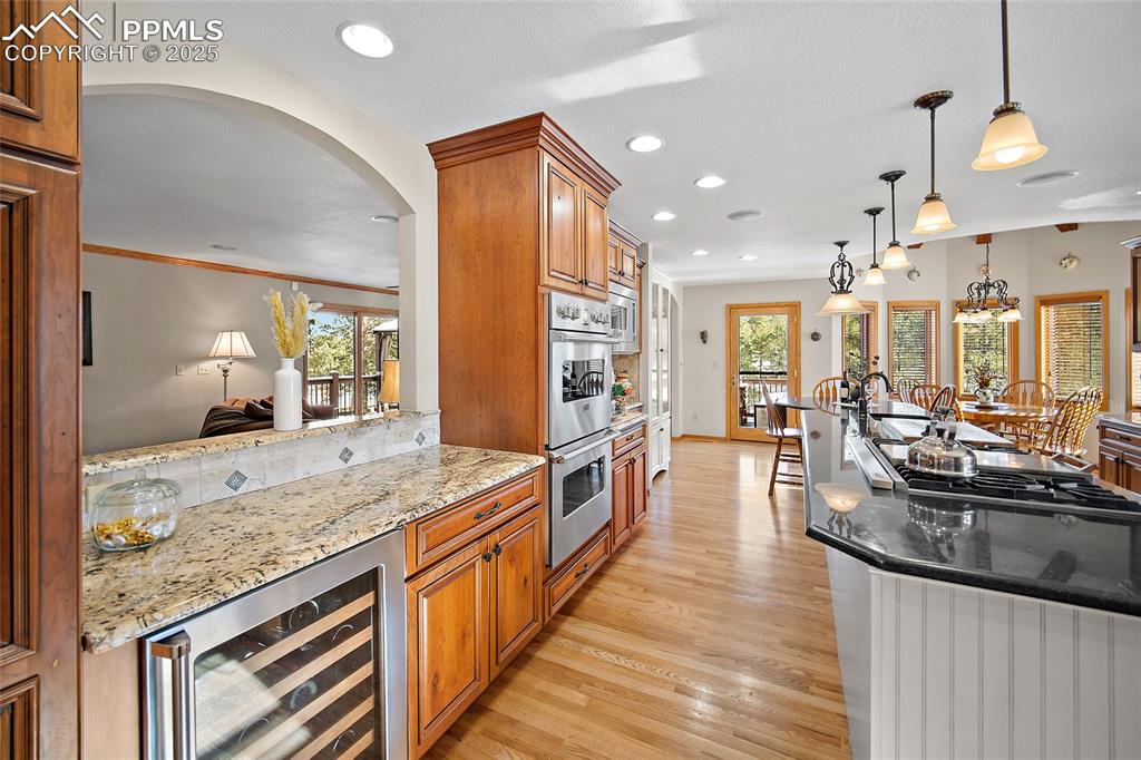 Image 16 of 49: Kitchen