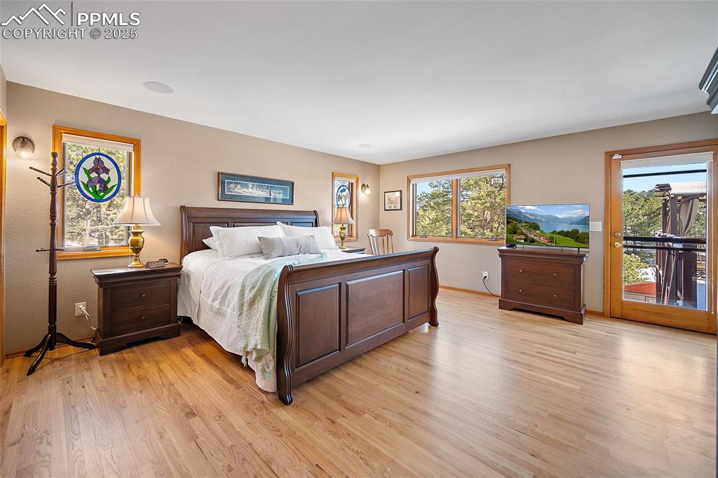 Image 17 of 49: Walk out to private deck