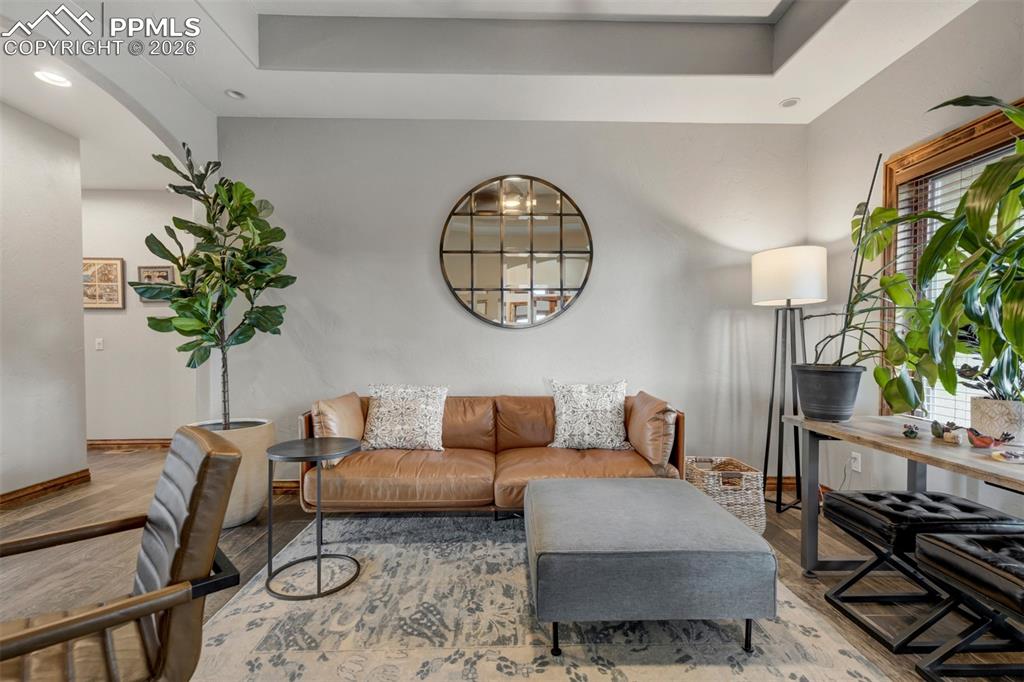 Image 14 of 50: Living Room