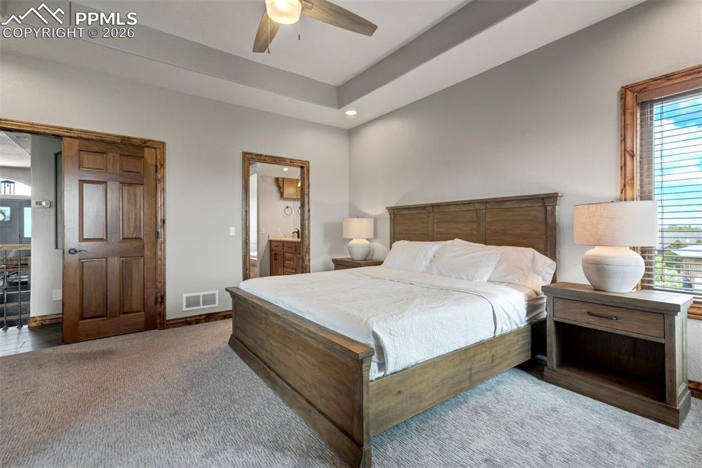 Image 29 of 50: Bedroom