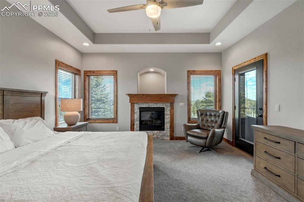 Image 31 of 50: Bedroom