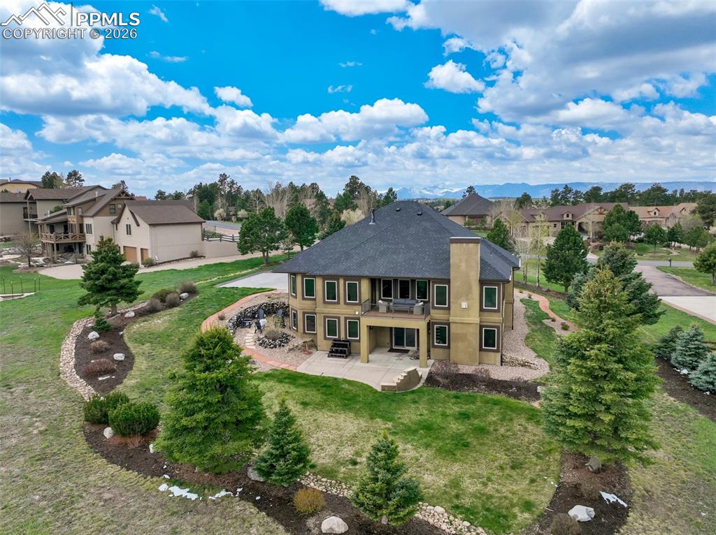 Image 4 of 50: Back of Structure