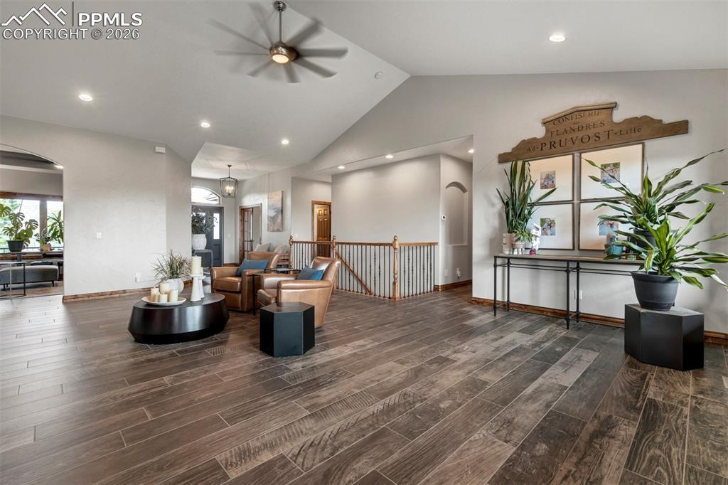 Image 9 of 50: Living Room