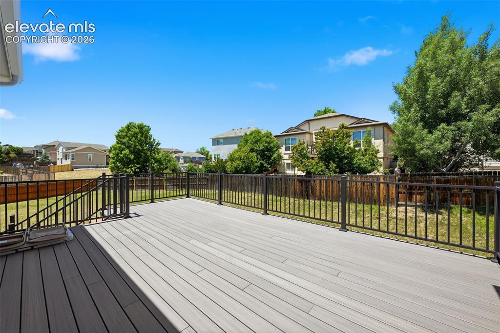 Image 15 of 35: Deck