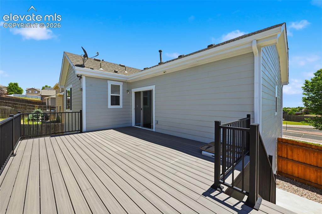 Image 16 of 35: Deck