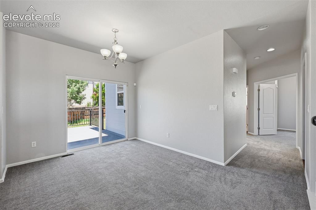 Image 8 of 35: Dining Area
