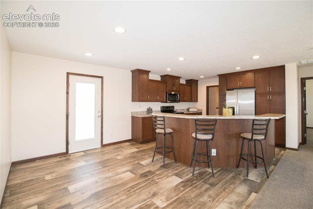 Image 6 of 30: Kitchen