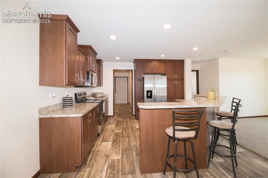 Image 7 of 30: Kitchen