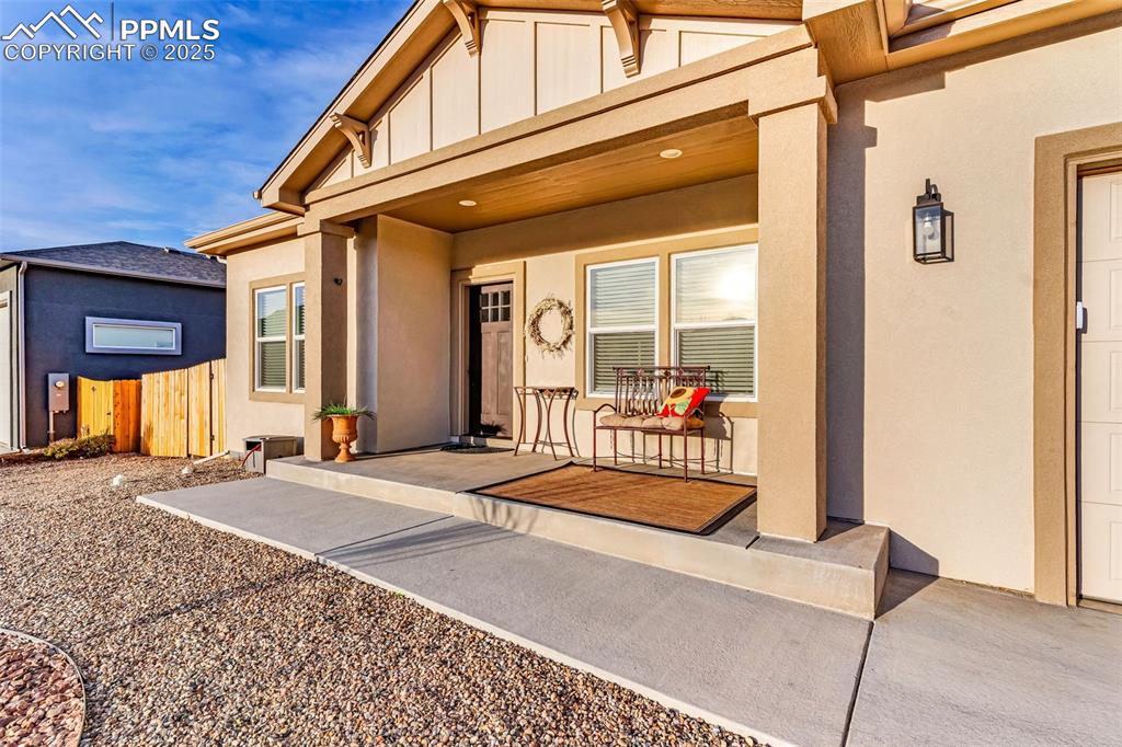 Image 5 of 33: Entry