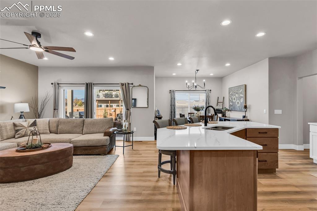 Image 8 of 33: Kitchen