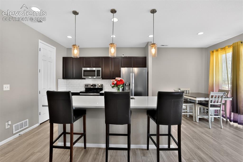 Image 8 of 31: Kitchen