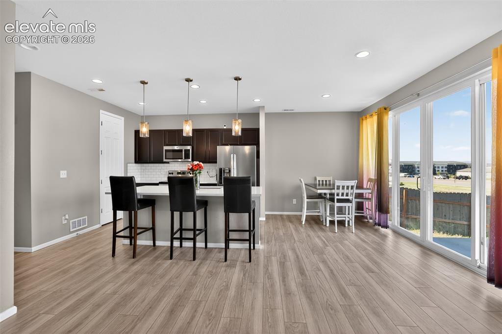 Image 9 of 31: Kitchen