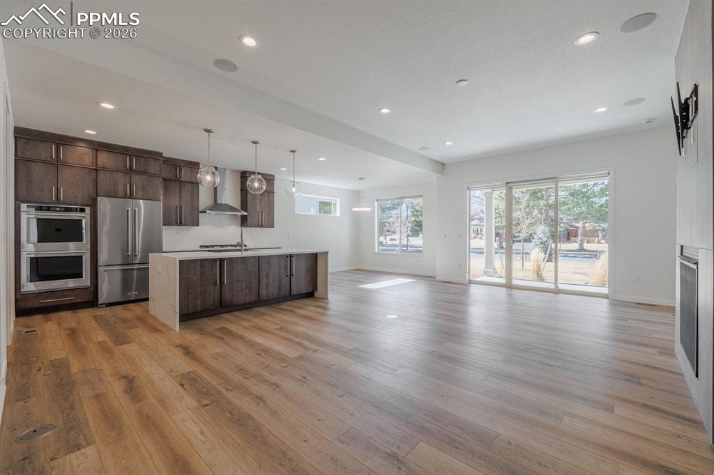 Image 7 of 41: Living Room