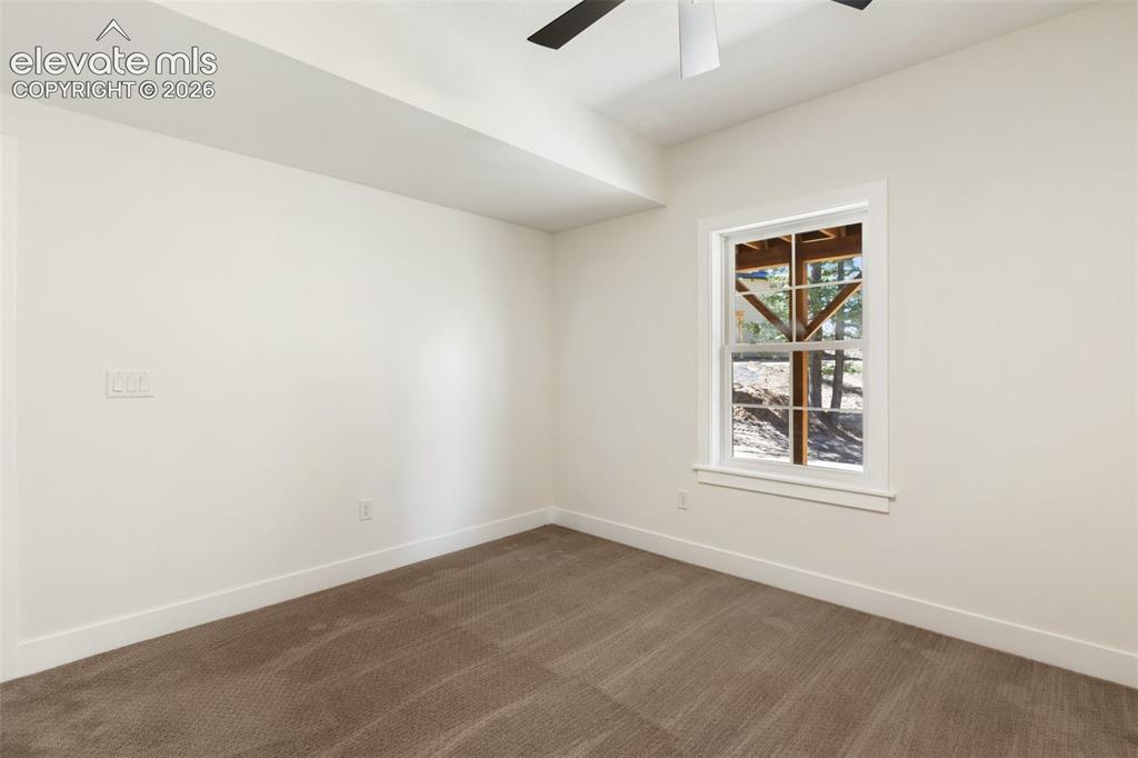 Image 41 of 50: Family Room