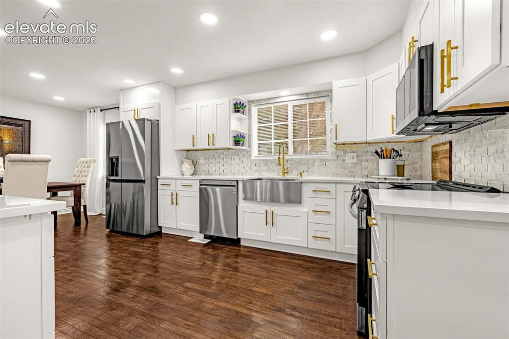 Image 12 of 47: Kitchen