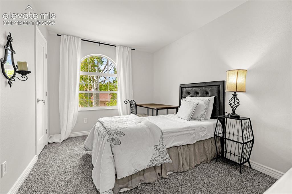 Image 17 of 47: Bedroom