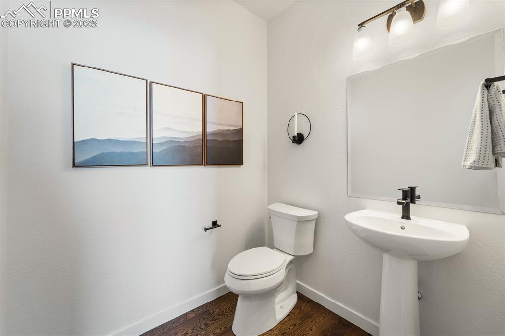 Image 14 of 47: Bathroom
