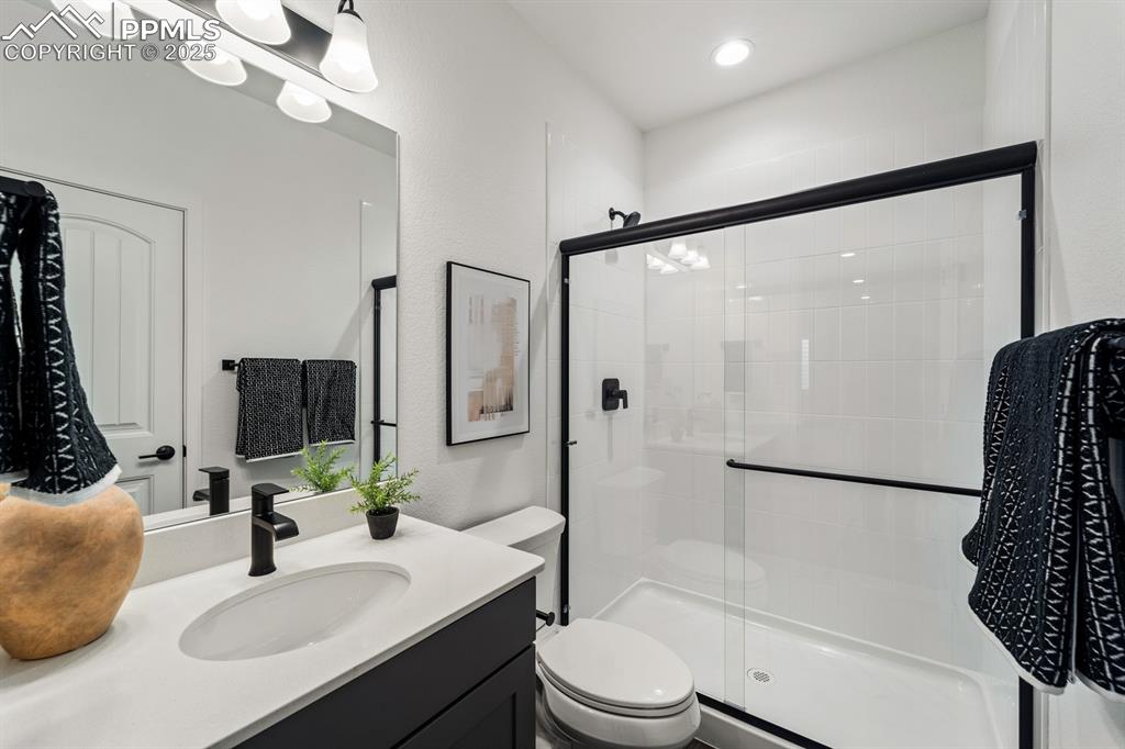 Image 43 of 47: Bathroom