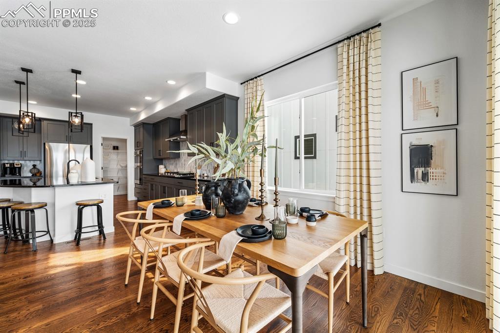 Image 8 of 47: Dining Area