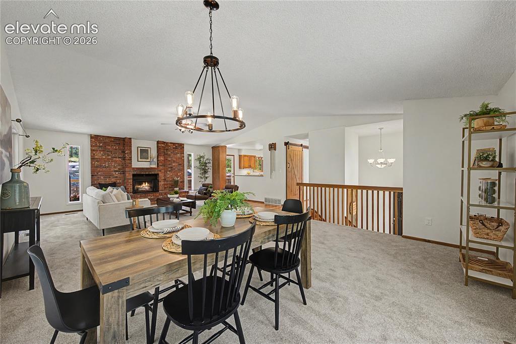 Image 16 of 47: Dining Area