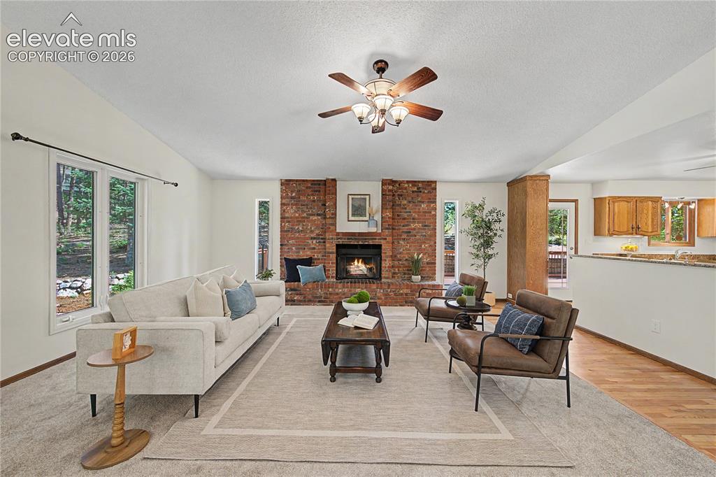 Image 18 of 47: Living Room