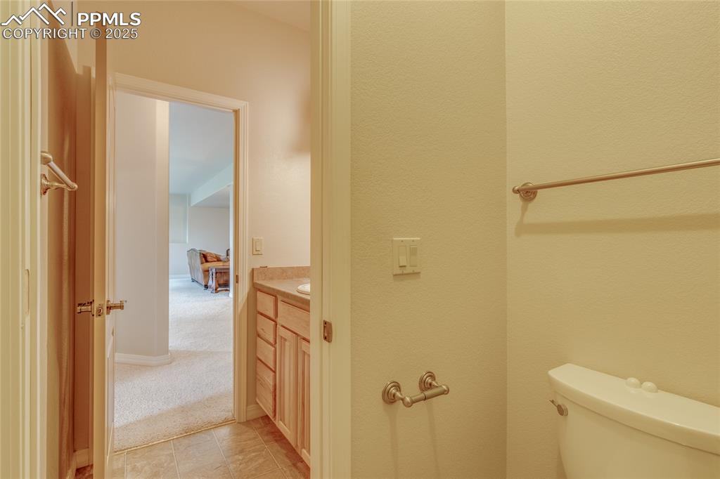Image 36 of 48: Bathroom