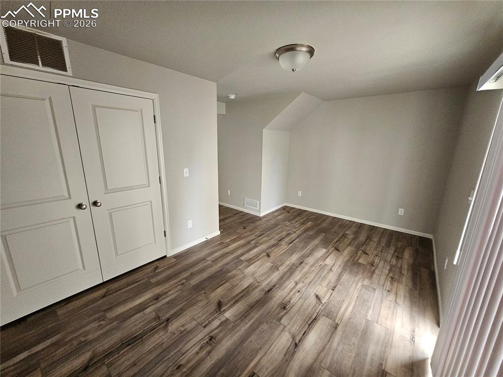 Image 12 of 14: Bonus Room