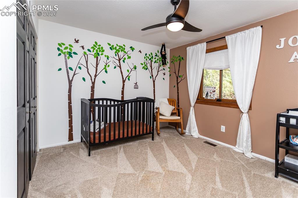 Image 23 of 40: Bedroom