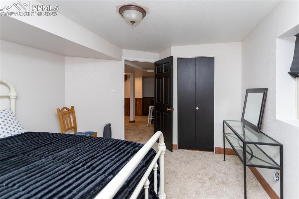 Image 30 of 40: Bedroom