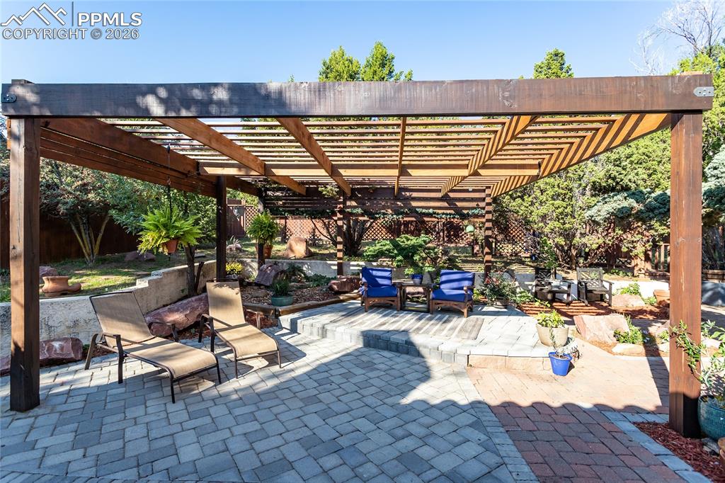 Image 35 of 40: Patio