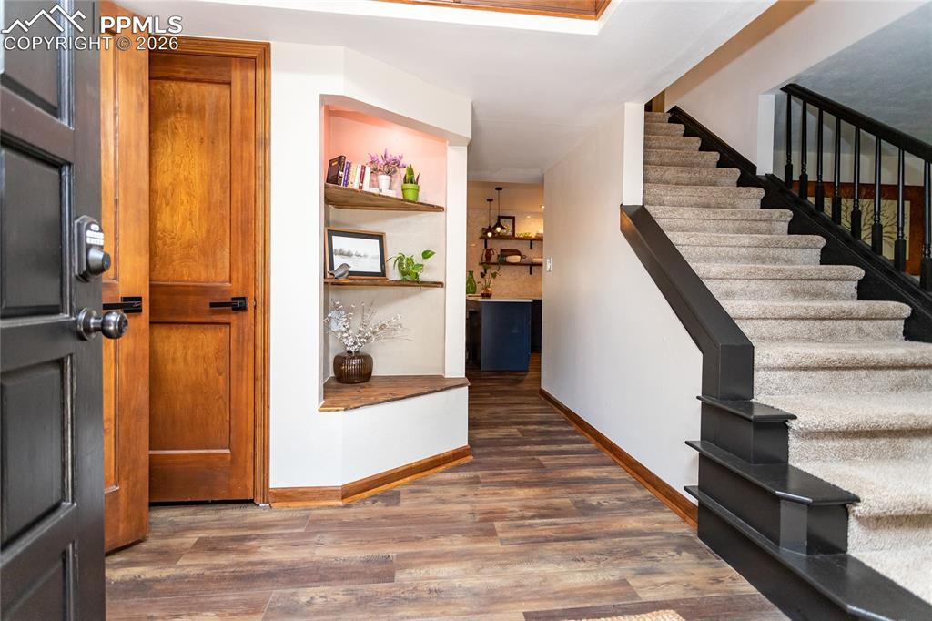 Image 4 of 40: Entry