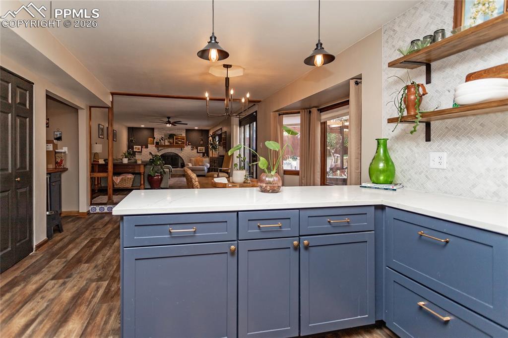 Image 9 of 40: Kitchen