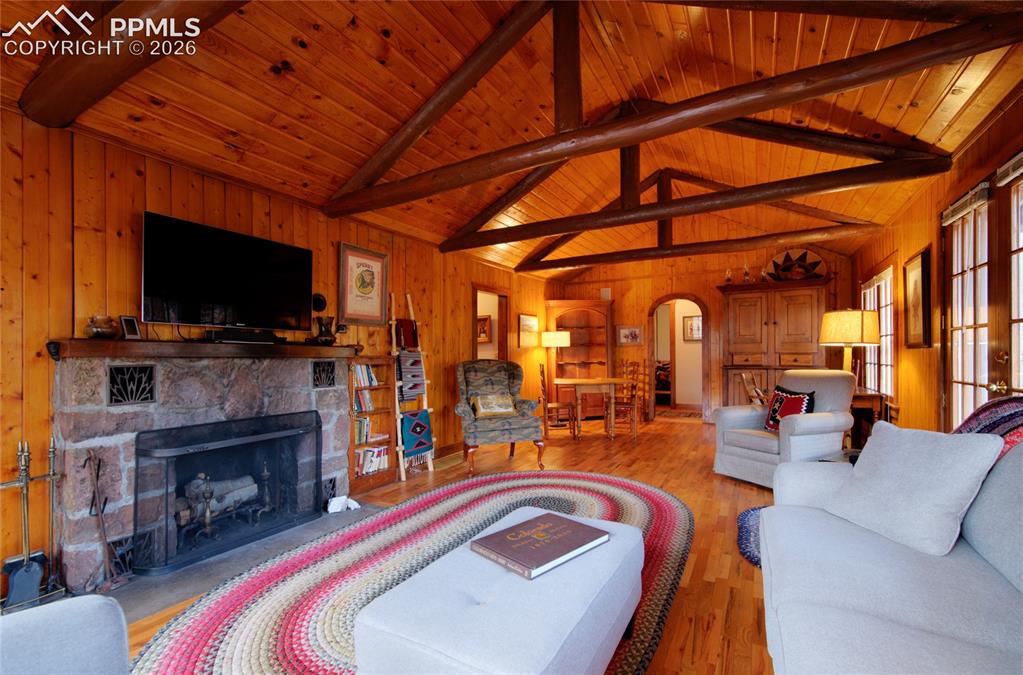Image 4 of 33: Wonderful cozy warm living room with lots of light