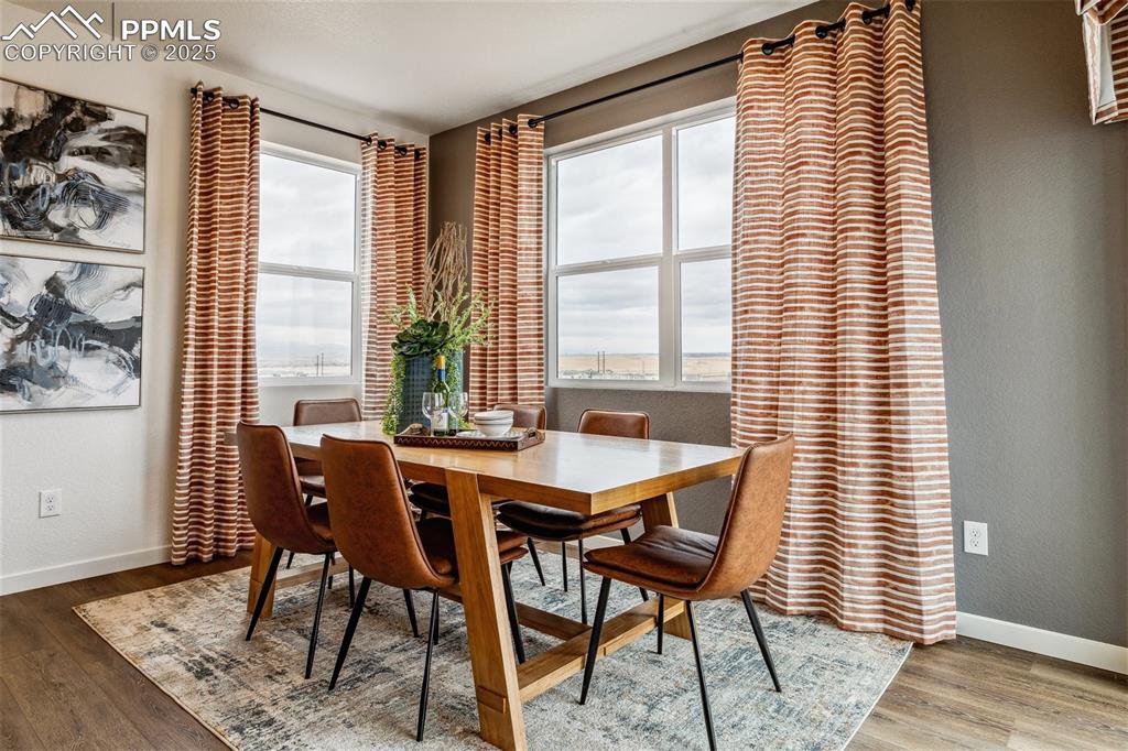 Image 11 of 22: Dining Area