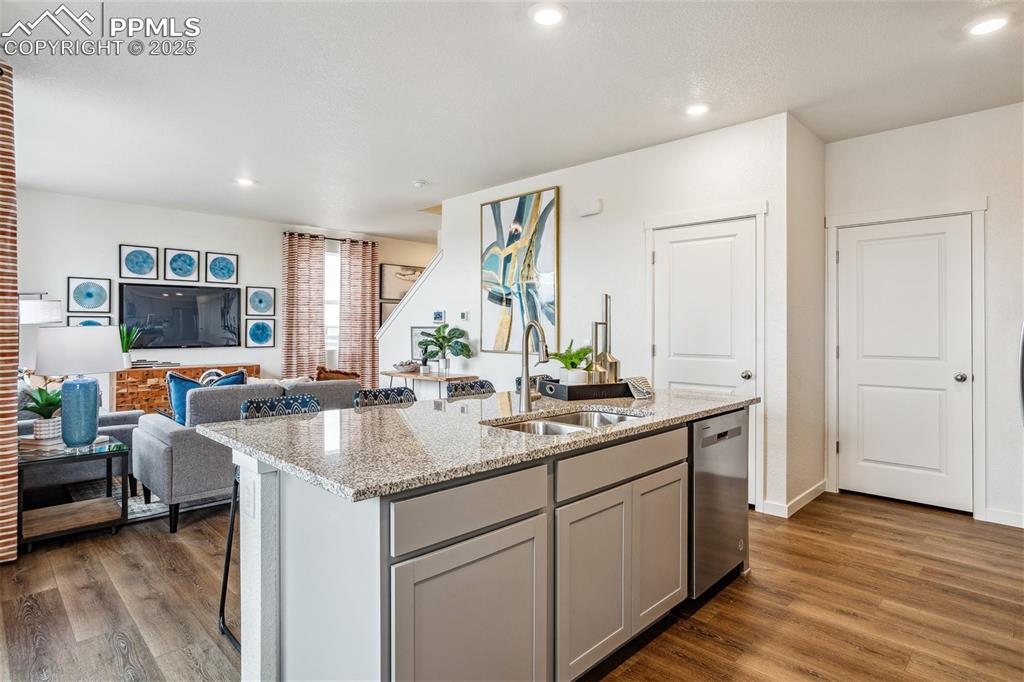 Image 9 of 22: Kitchen